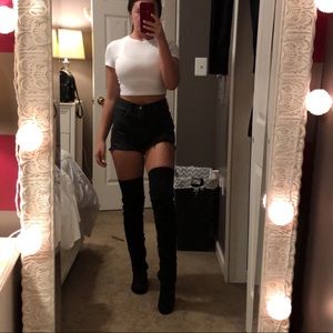 THIGH HIGH BLACK BOOT